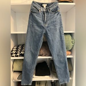H&M 90’s Straight Leg Jean, Size 0.